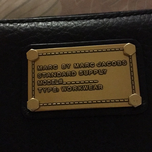 Marc by Marc Jacob’s Wallet - Picture 7 of 8